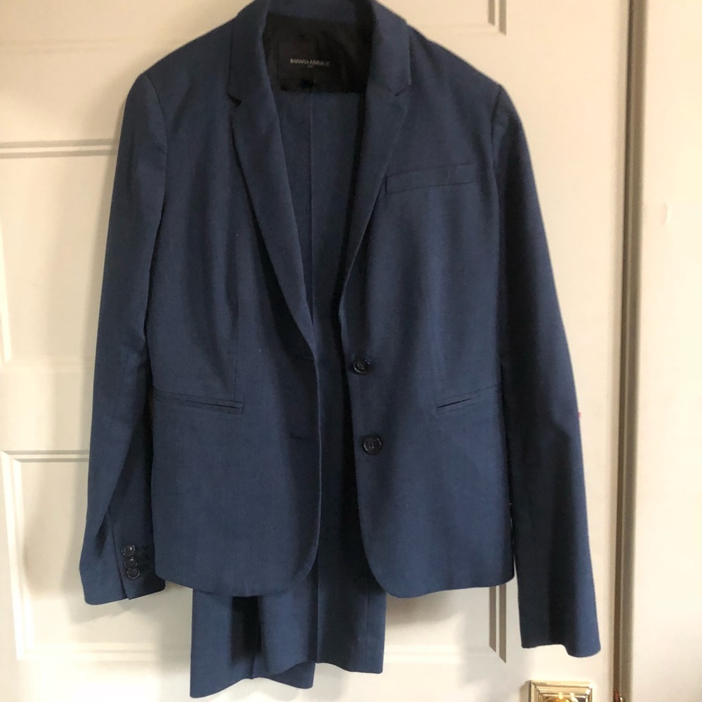Women’s banana republic blue suit